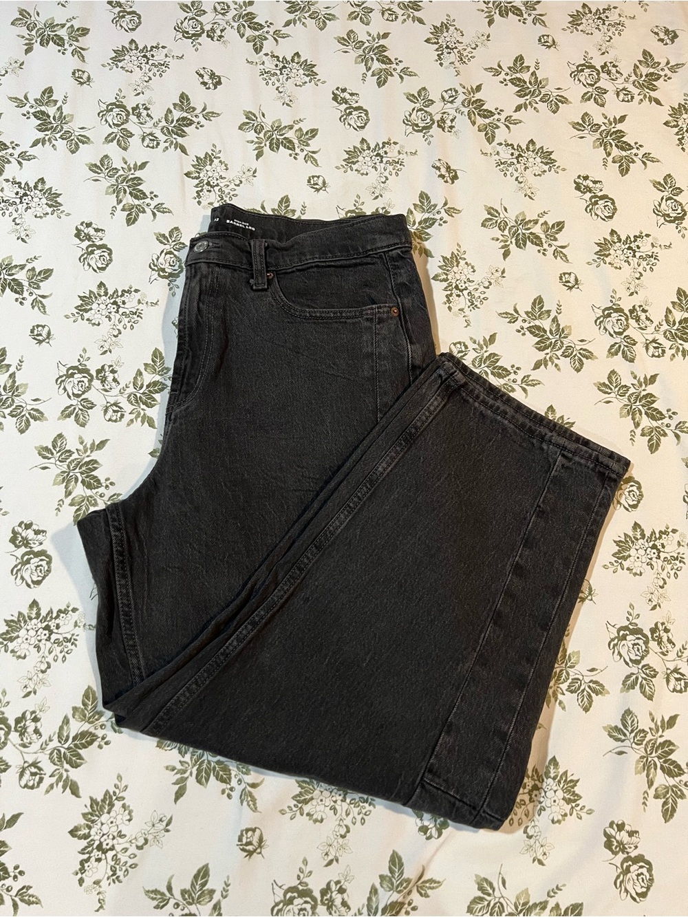 Old Navy Barrel Leg Jeans